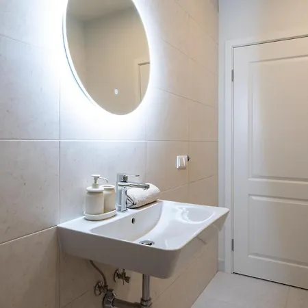 Sunny Retreat - Premium - Perfect For 2 Appartement Riga